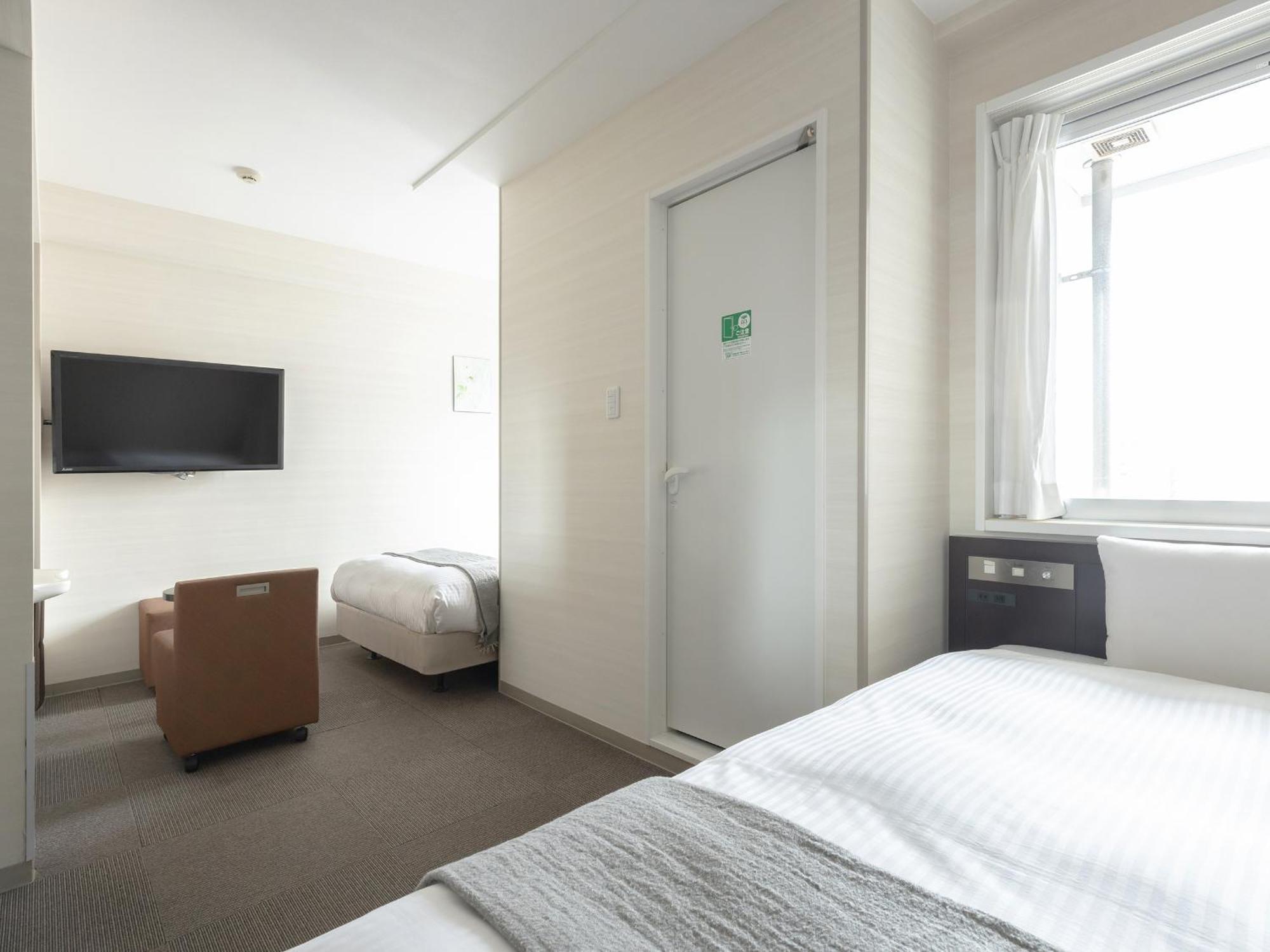Vessel Inn Hiroshima Station Esterno foto